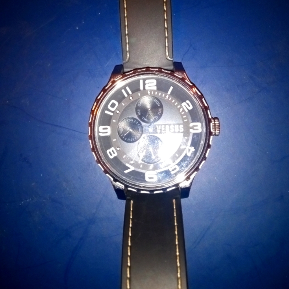 Authentic Versace Versus Watch 50 mm